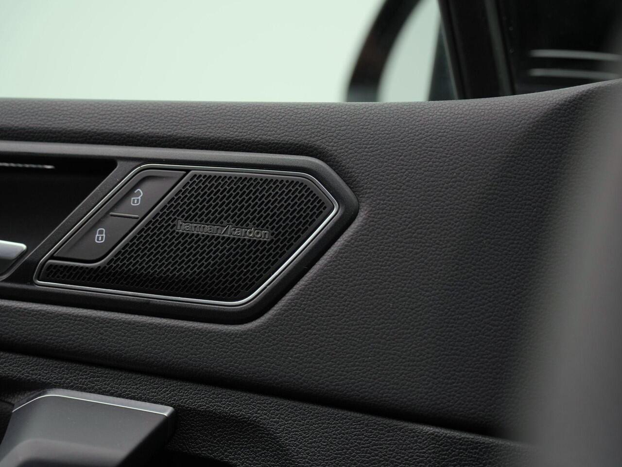 Volkswagen TIGUAN 2.0 TDI 200 pk DSG 4Motion R-Line | Panoramadak | Trekhaak | Navigatie Discover Pro | Leder | Geheugenstoelen | Harman/Kardon | 360 camera | IQ Light