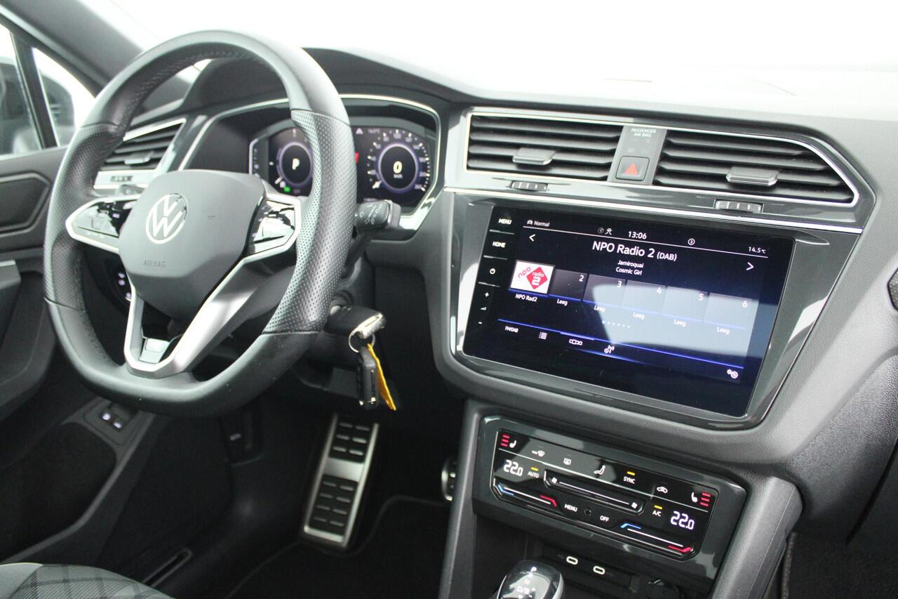 Volkswagen TIGUAN 1.4 TSI 245pk eHybrid R-Line Business+ Black Style Panoramadak Trekhaak Stoelverwarming