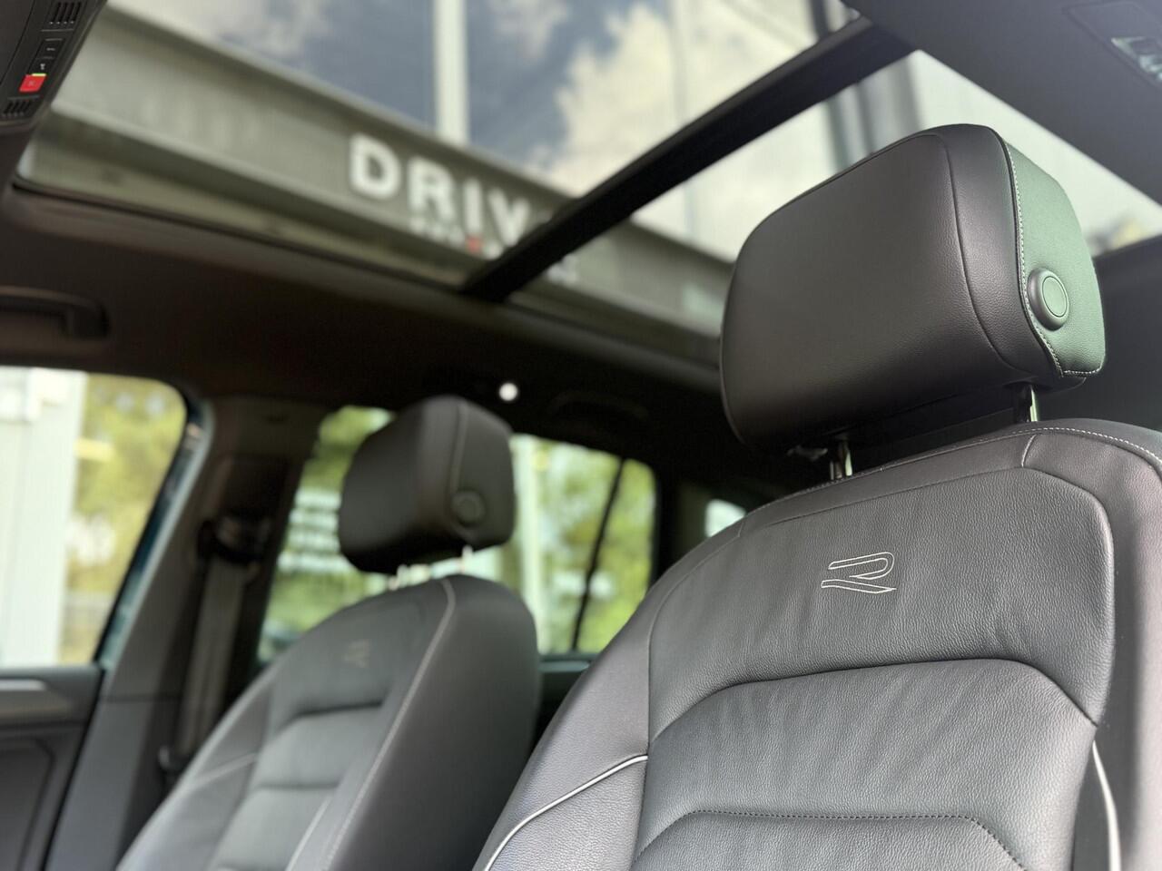 Volkswagen TIGUAN 1.4 TSI eHybrid R-Line Business+ SOH94%|Pano|Leer|Memory|360Cam|Trekhaak|Winter/Zomer banden