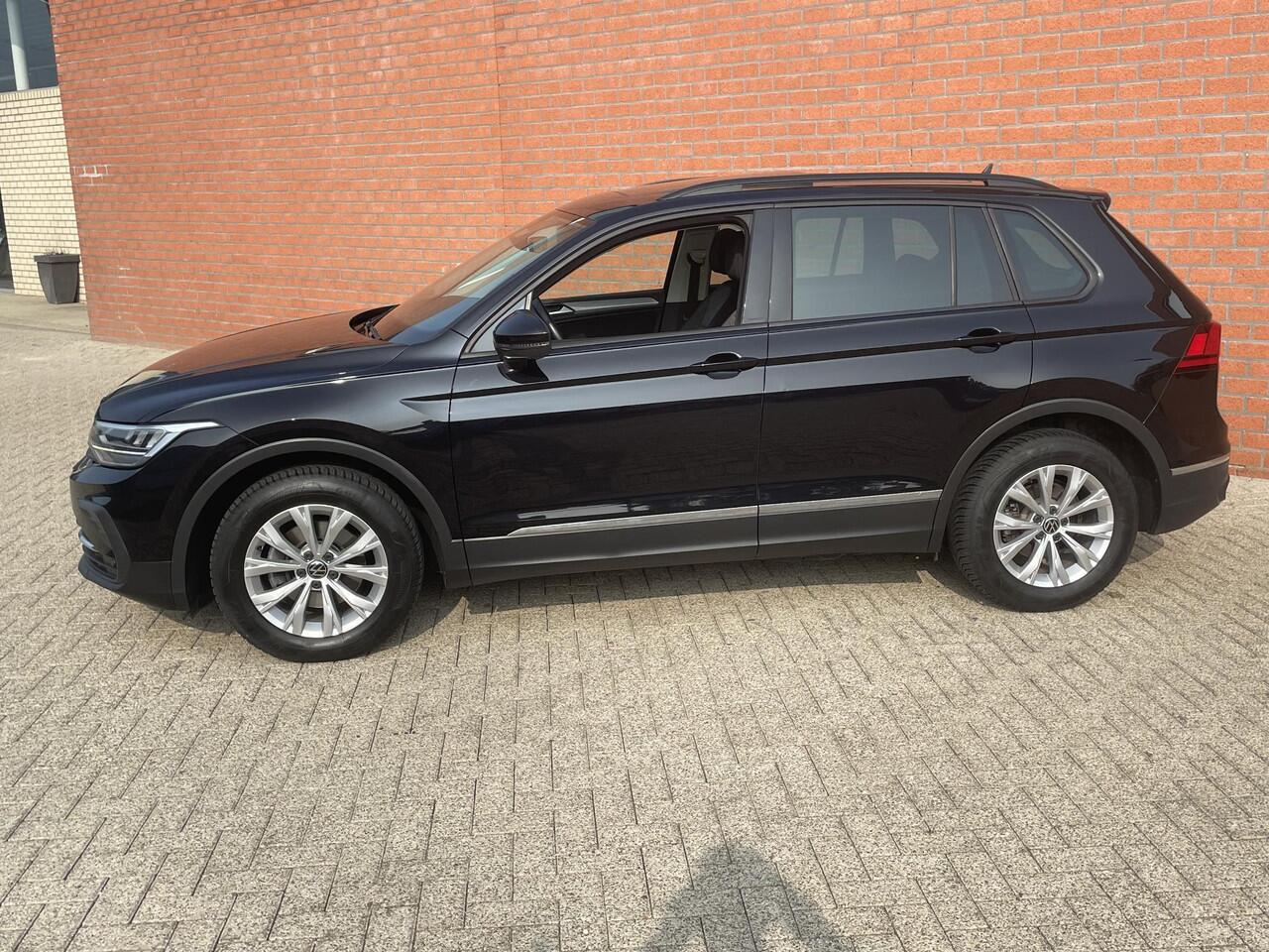 Volkswagen TIGUAN 1.5 TSI 150pk DSG Life COMPANY CAR Panoramadak Navigatie d.m.v. Apple Carplay Android Auto Parkeersensoren Adaptive Cruise Control Stoel- en stuurverwarming Ledverlichting Getinte ramen Climate Control