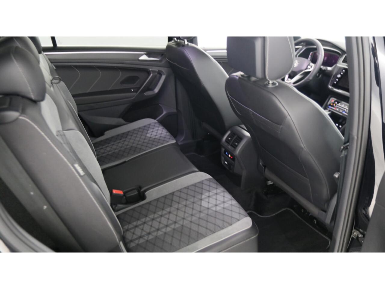 Volkswagen TIGUAN Allspace 1.5 TSI 150pk DSG R-Line Business 7p. Trekhaak