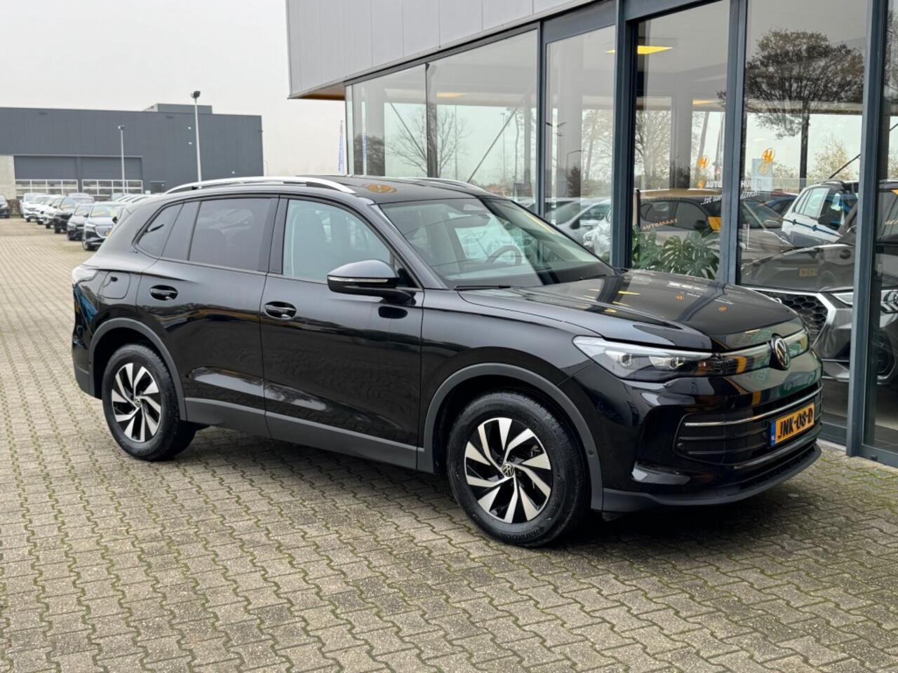 Volkswagen TIGUAN 1.5 eTSI Life Edition - schuif/kanteldak - winterpakket - camera