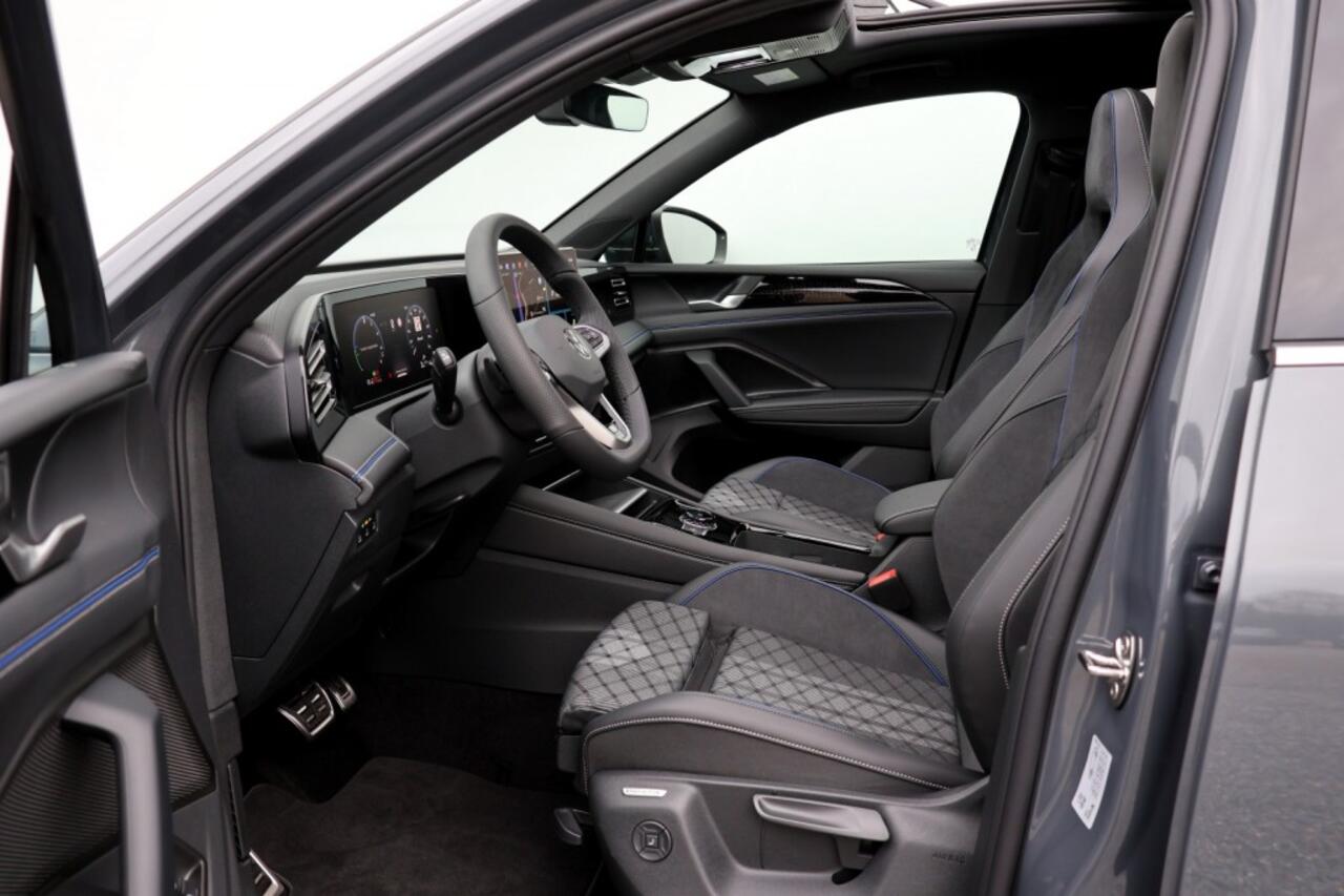 Volkswagen TIGUAN 1.5 eHybrid R-Line Edition - 272 pk **Pano / Trekhaak / 5j garantie