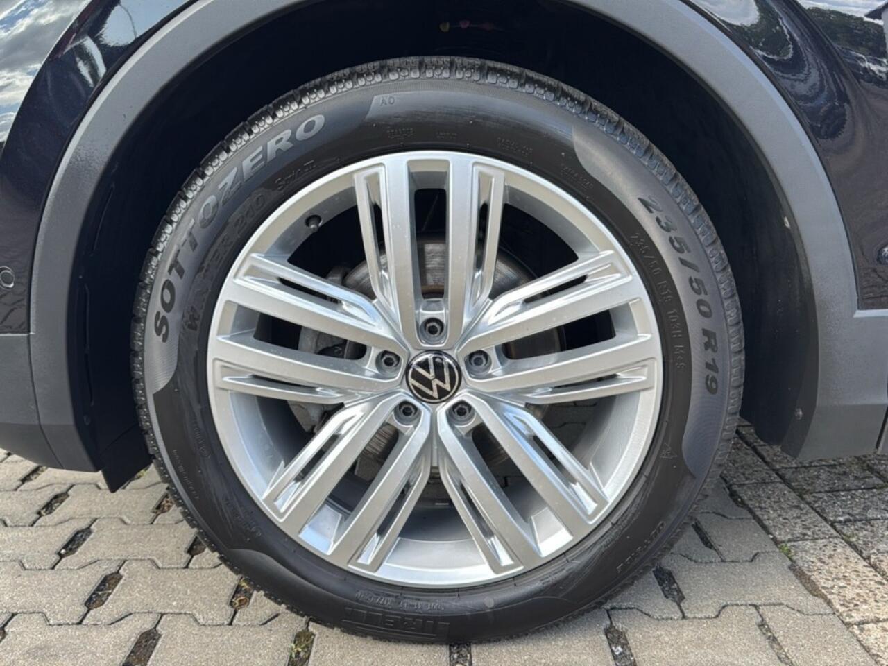 Volkswagen TIGUAN 1.5 TSI DSG LIFE TREKHAAK/CAMERA/NAVI/CARPLAY/ACC/STOELVERW/E-KLEP