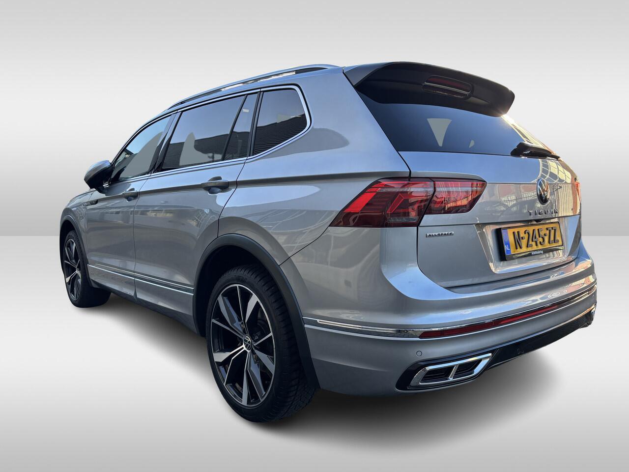 Volkswagen TIGUAN Allspace 1.5 TSI R-Line Business+ 7 persoons DSG Automaat Winterpakket / El. achterklep / Panoramadak / Navigatie / Camera / Clima / LED