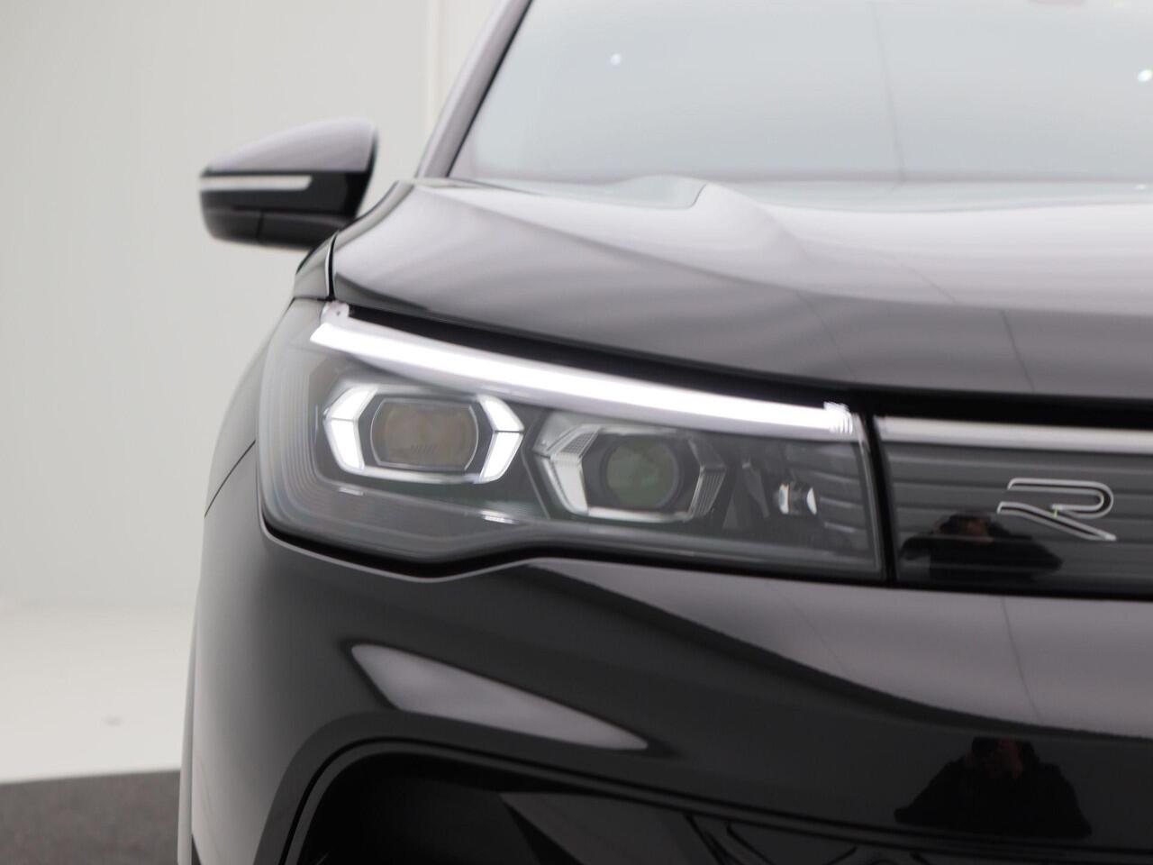 Volkswagen TIGUAN R-Line Edition 1.5 eHybrid 204 PK | Trekhaak | 360 Camera | LED Matrix | Black Style |