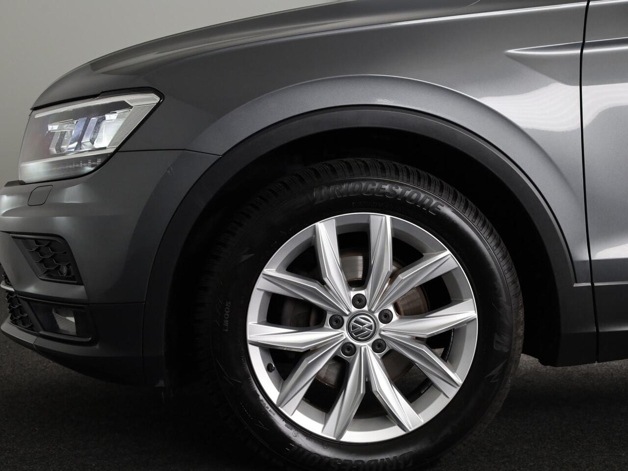 Volkswagen TIGUAN 1.5 TSI ACT Highline Automaat (DSG) | Navigatie | Parkeersensoren | Stoelverwarming | Trekhaak |