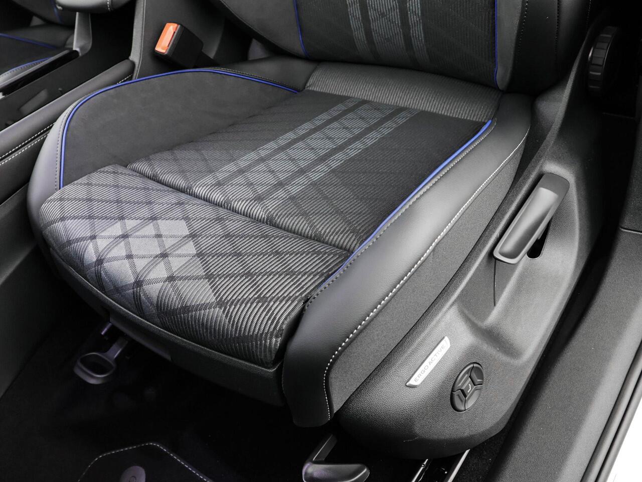 Volkswagen TIGUAN R-Line Edition 1.5 eHybrid 204 pk 6 versn. DSG · Black Style Pakket · Comfort Pakket · Trekhaak inklapbaar, met elektrische ontgrendeling, incl. aanhangermanoeuvreerhulp Trailer Assist ·