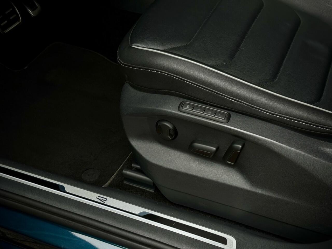 Volkswagen TIGUAN 1.4 TSI eHybrid R-LINE PANO|360|IQ|LEDER|ACC|DCC VOL!