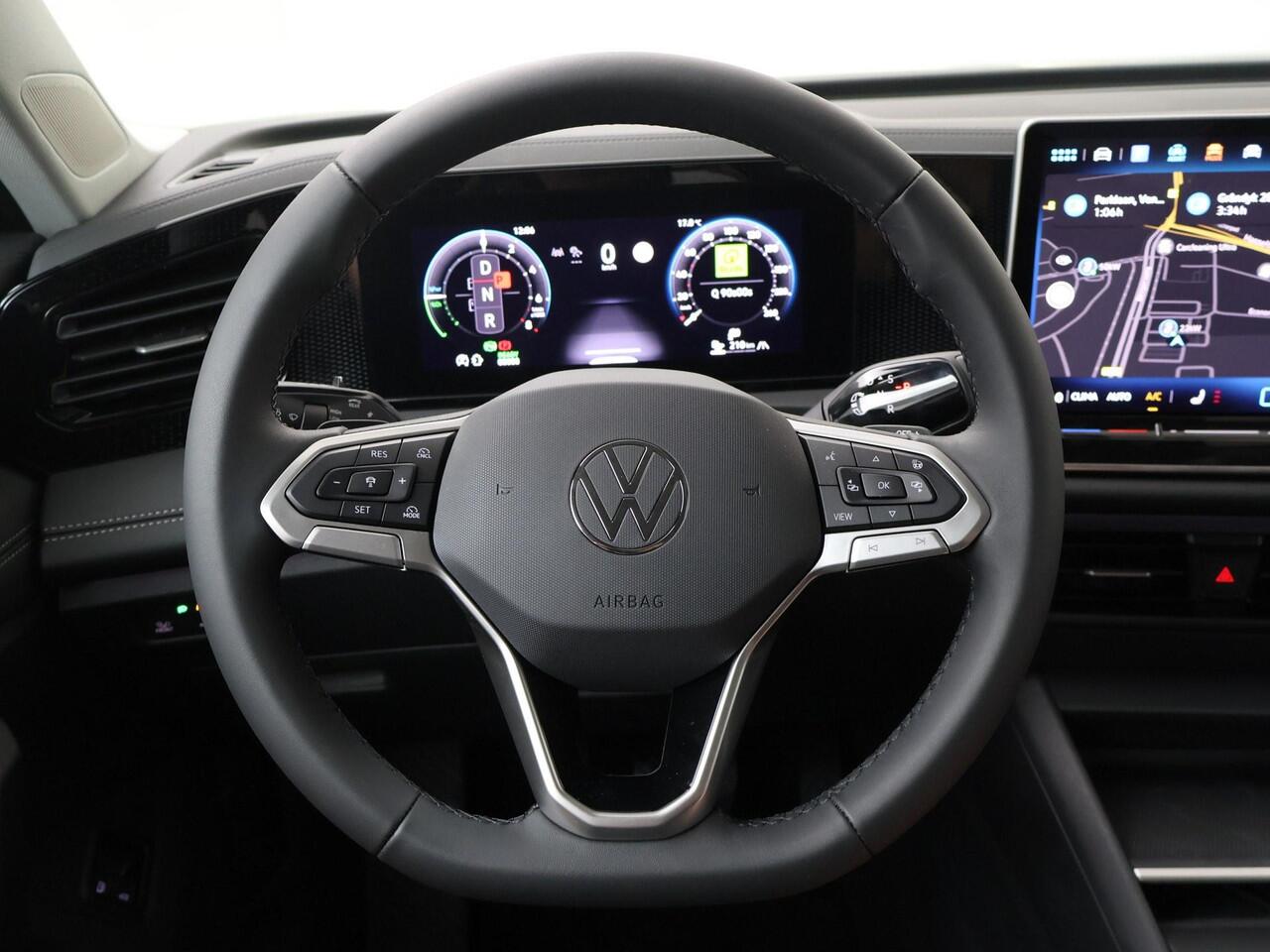 Volkswagen TIGUAN Life Edition 1.5 eHybrid 150 kW / 204 PK SUV DSG | Trekhaak wegklapbare kogel | Stoel- & stuurwielverwarming | Voorruitverwarming |