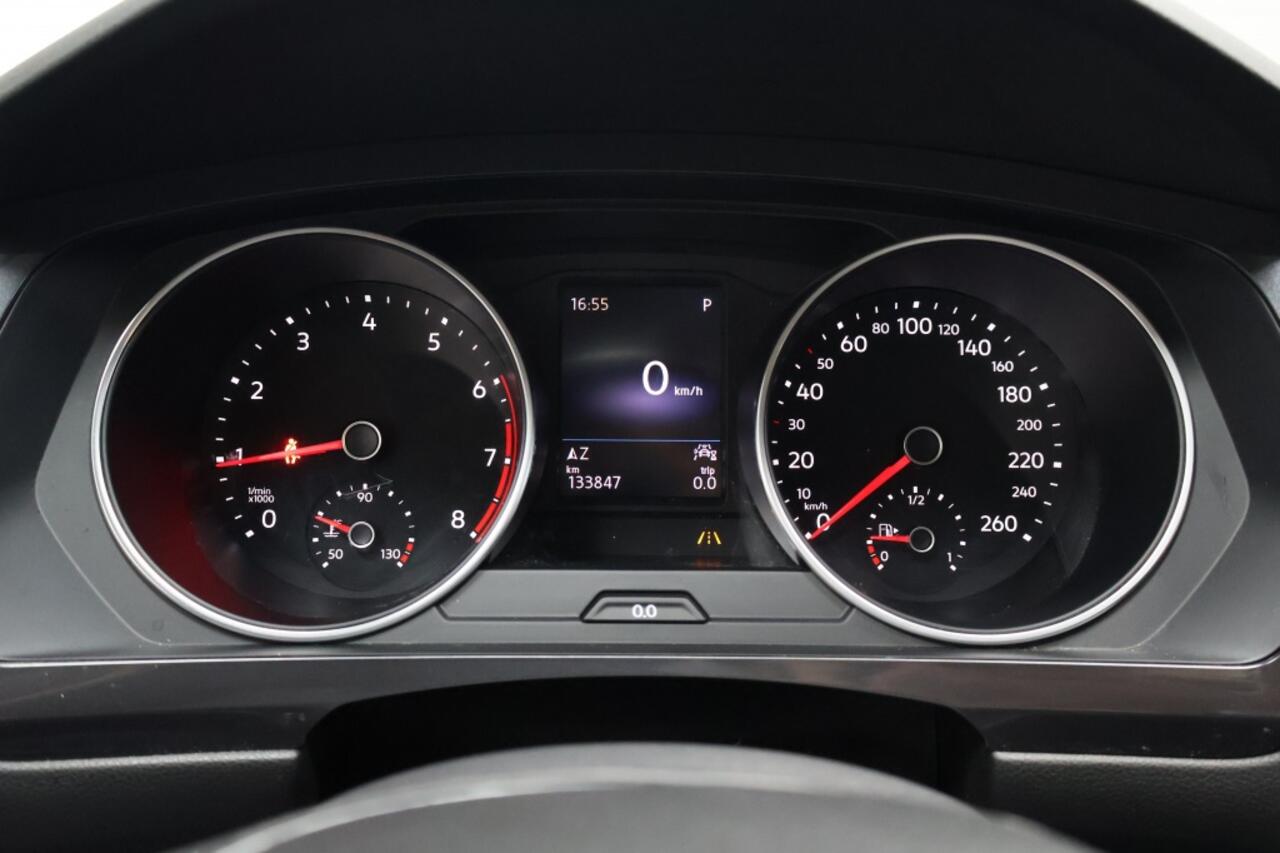 Volkswagen TIGUAN 1.5 TSI Business | Automaat | 7-persoons | Trekhaak | Panoramada