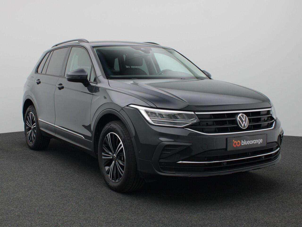 Volkswagen TIGUAN 1.4 TSI e-hybrid Life Business 245PK DSG Led koplampen, adaptive cruise met travel assist, side assist, stuur-stoelverwarming, navigatie, 18" lichtmetaal
