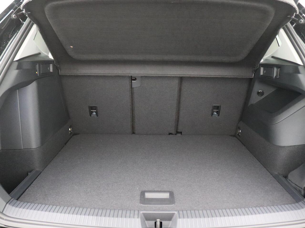 Volkswagen TIGUAN 1.5 eHybrid Life Edition 204PK DSG Panoramadak, Achteruitrijcamera, Stoel-Stuurverwarming, Keyless, Navi via Apple Carplay/Android Auto, Side Assist, Trekhaak, 19" LM Velgen