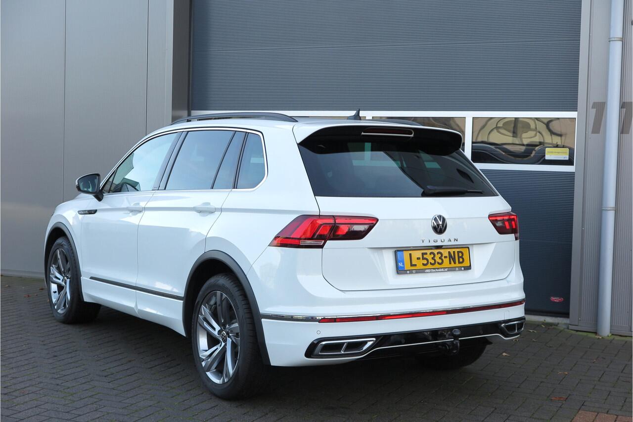 Volkswagen TIGUAN 1.5 TSI 150pk DSG 2xR-Line Virtual Cockpit , Trekhaak, Camera , Navi , DAB+ , Carplay , Led verlichting etc.