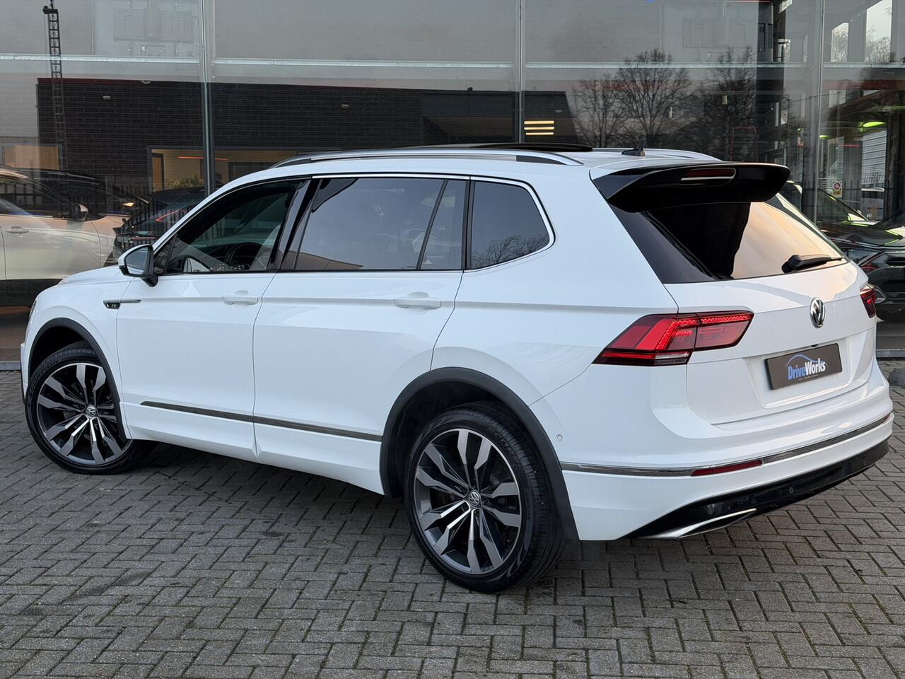 Volkswagen TIGUAN Allspace 1.5 TSI R-Line 7zits | 1Ste Eigenaar | Pano | 360 Camera | Leer | Navi | Xenon\Led | Dealer onderhouden Interesse, Proefrit? Bel of app met: 06-24 28 28 42