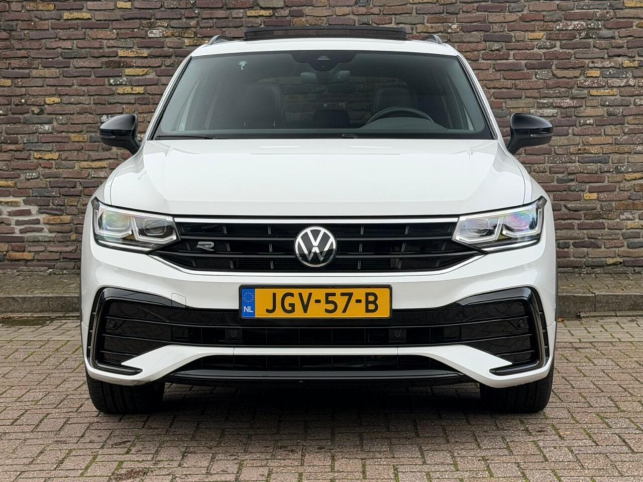 Volkswagen TIGUAN 1.4 TSI eHybrid R-LINE Black Style Panodak Trekhaak Leer