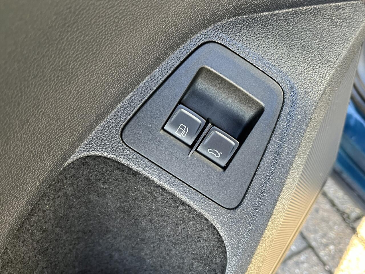 Volkswagen TIGUAN 1.4 TSI eHybrid R-Line Business+ / AUTOMAAT/ 2X R-LINE/ 245 PK/ TREKHAAK/ PANO/ DAB/ CAMERA/ PARK. SENSOREN/ LED/ STUUR+STOEL VERWARM./ ACC/ DCC/ ELEK.KLEP/ APP-CONNECT/ KEYLESS/ NAVI/ CLIMA/ ISOFIX/ 20" LMV