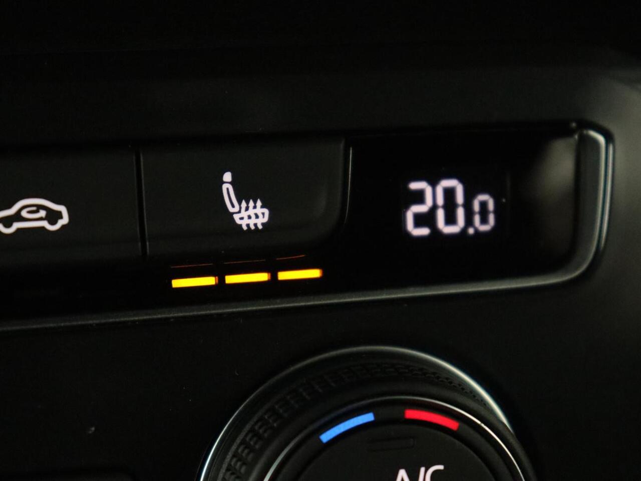 Volkswagen TIGUAN Allspace 1.5 TSI R Line | Stoelverwarming | Camera | Adaptive cruise | Carplay | Navigatie | Full LED | 20'' | Keyless | Park Assist