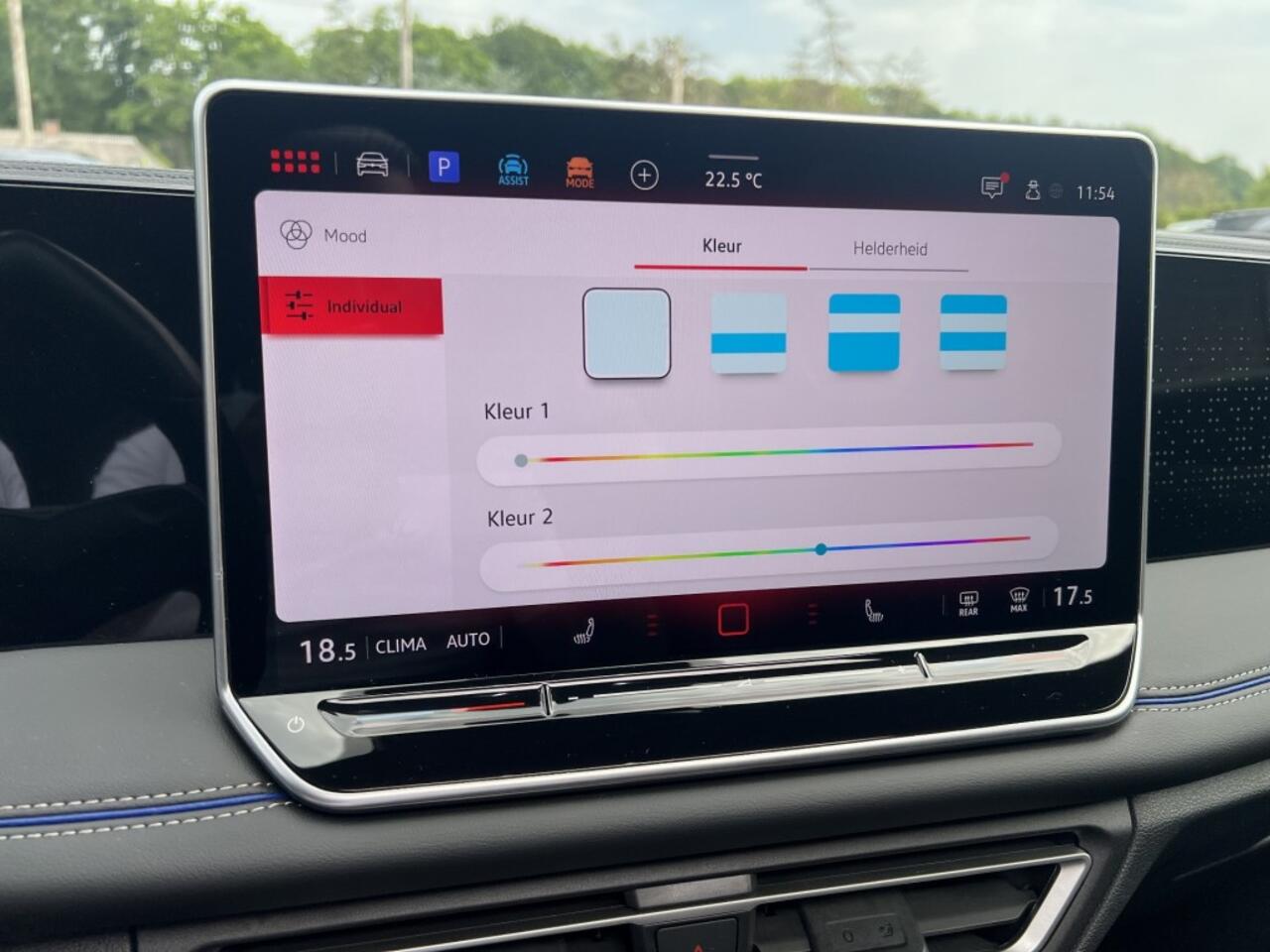 Volkswagen TIGUAN 1.5 eTSI DSG R-Line Pano Blackstyle Trekhaak IQ