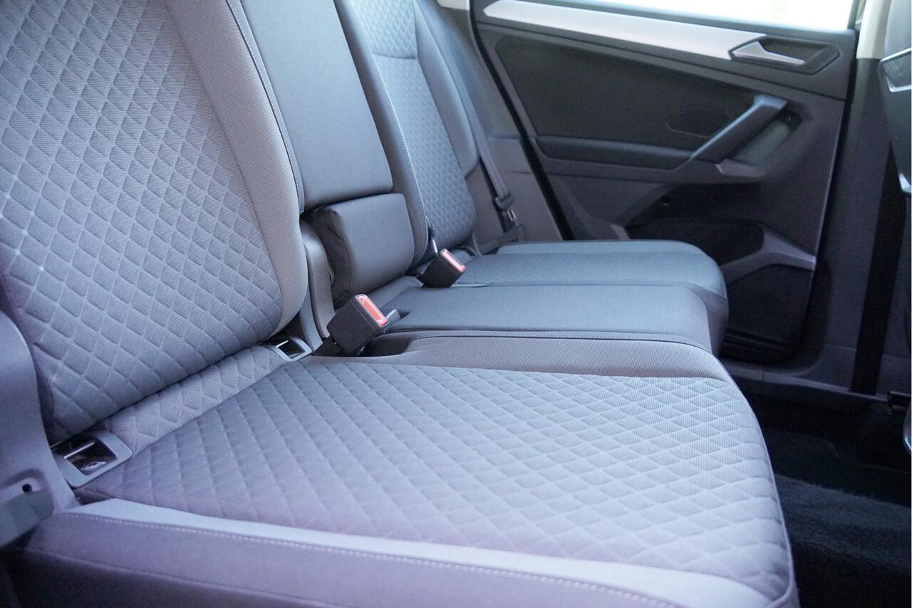 Volkswagen TIGUAN 1.5 TSI Comfortline Business BJ2019 Lmv 17" | Led | Pdc | Navi | Elek. achterklep | App-Connect | Climate control | Cruise control | Verwarmde voorstoelen | Extra getint glas