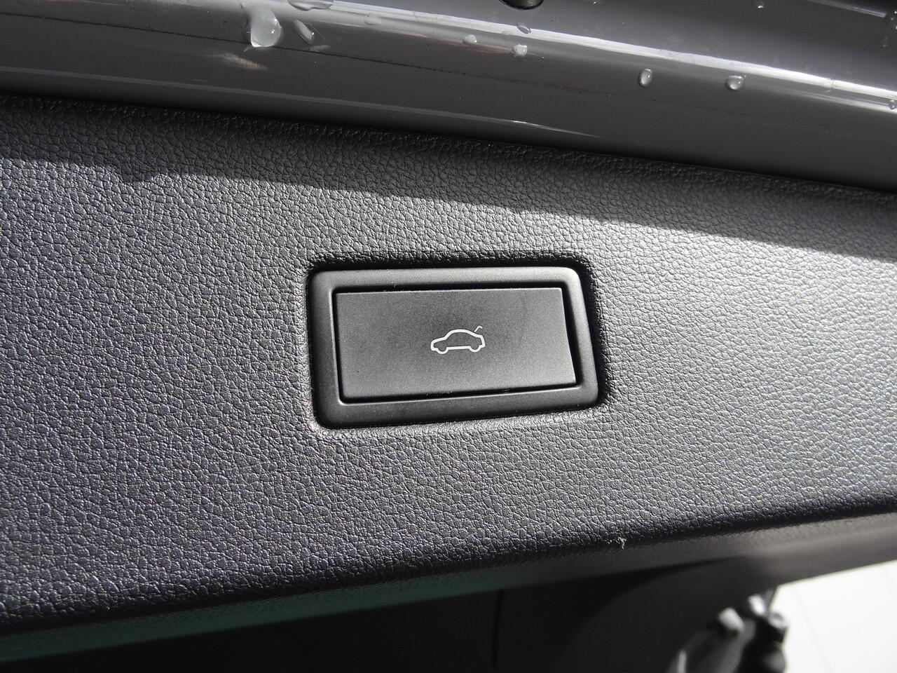 Volkswagen TIGUAN 1.5 TSI Elegance | VIRTUAL DASH | TREKHAAK | CAMERA | NAVI | STOELV