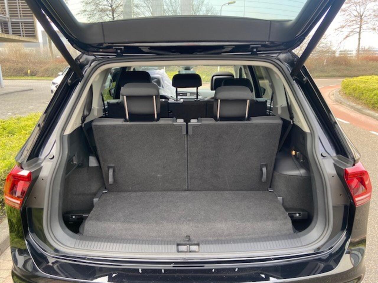 Volkswagen TIGUAN Allspace 1.5 TSI Highline 7p. / Pano / App-connect / Camera / Stoelverwarming
