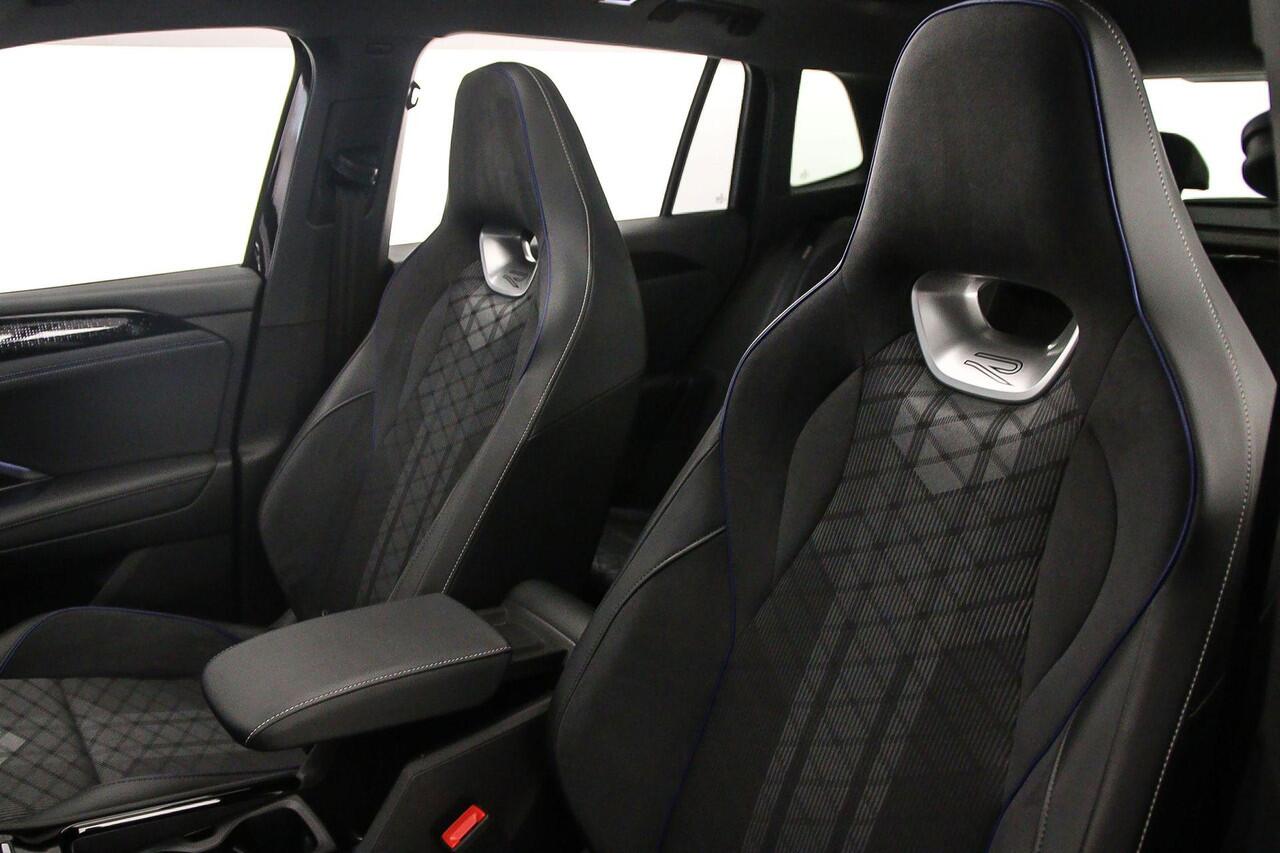 Volkswagen TIGUAN R-Line Edition 1.5 eTSI 150pk DSG Automaat Trekhaak, Harman Kardon audio, Panoramadak, Adaptive cruise control, Black Style, Achteruitrijcamera, Elektrische achterklep