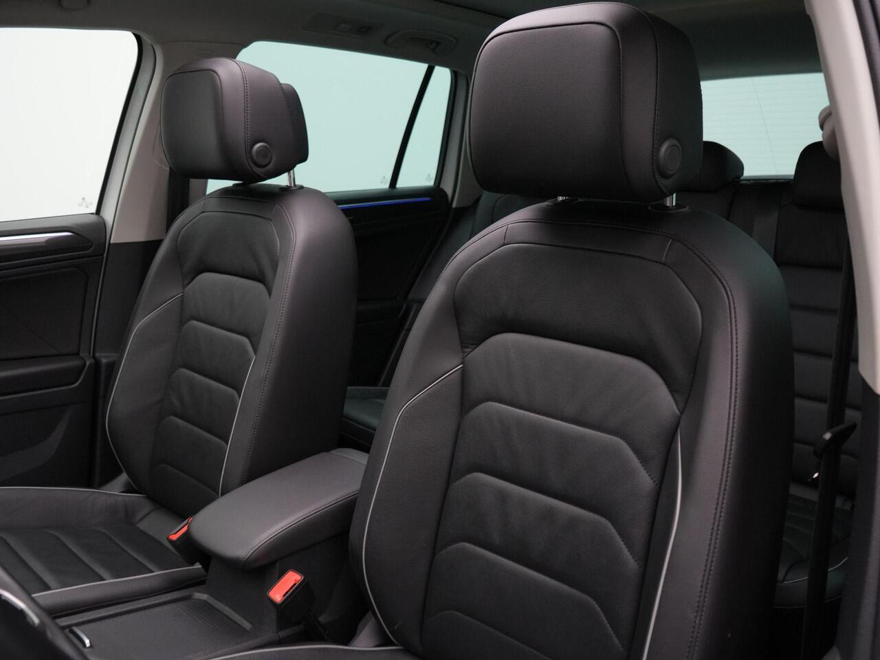 Volkswagen TIGUAN 1.4 TSI eHybrid 245 pk DSG Elegance | Panoramadak | Leder | Geheugenstoelen | IQ Light | Stuur-/stoelverwarming | Achteruitrijcamera