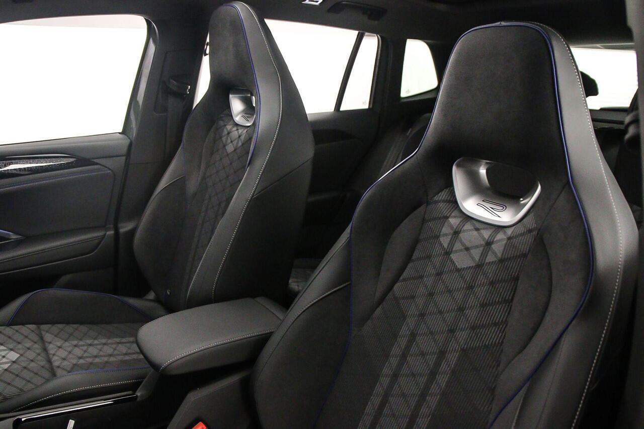 Volkswagen TIGUAN R-Line Edition 1.5 TSI eHybrid 272pk DSG Automaat Trekhaak, Panoramadak, Black Style, Adaptive cruise control, Elektrische achterklep, Achteruitrijcamera