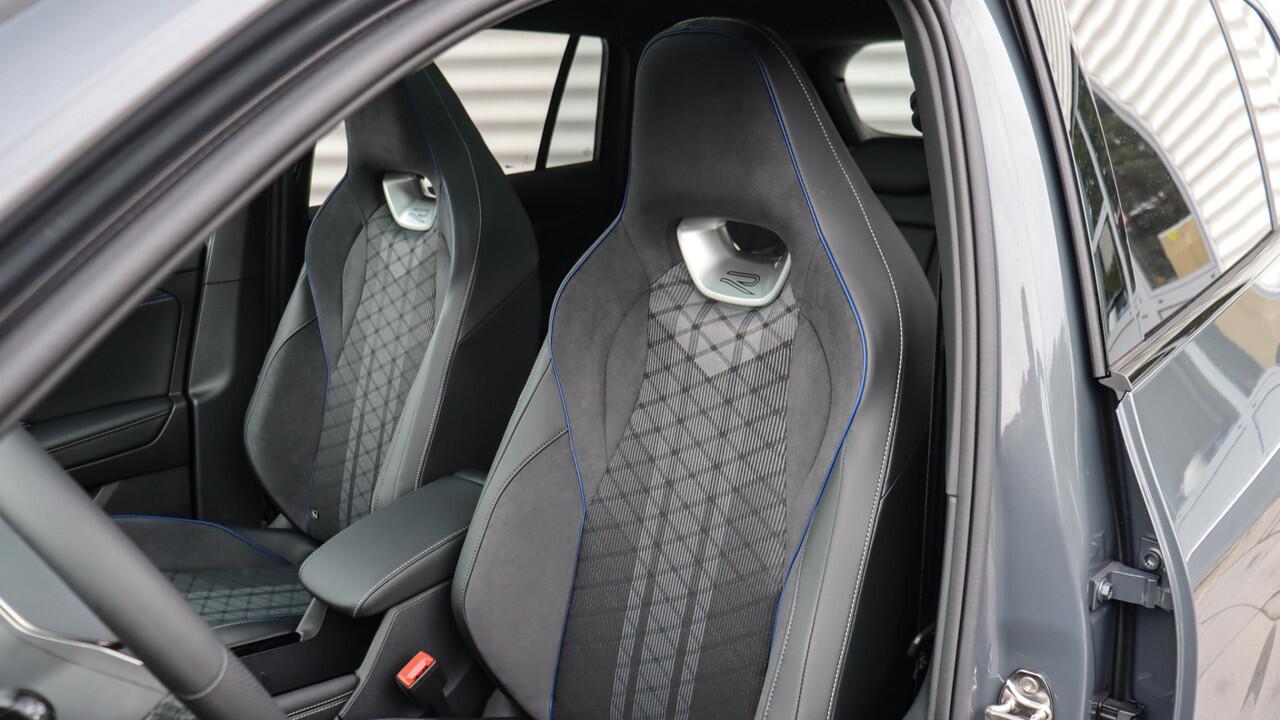 Volkswagen TIGUAN 1.5 eHybrid R-Line Edition | Massage | Panoramadak | Black Style Package | Trekhaak