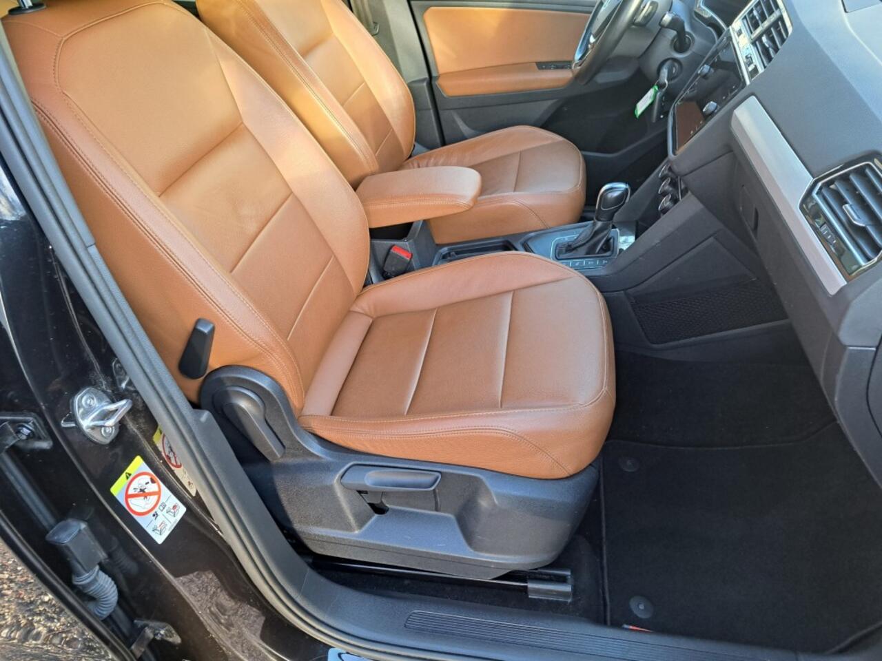 Volkswagen TIGUAN 1.5 TSI 150 Pk ACT R-Line Highline Bs DSG-7, Leder, Digital cockpit