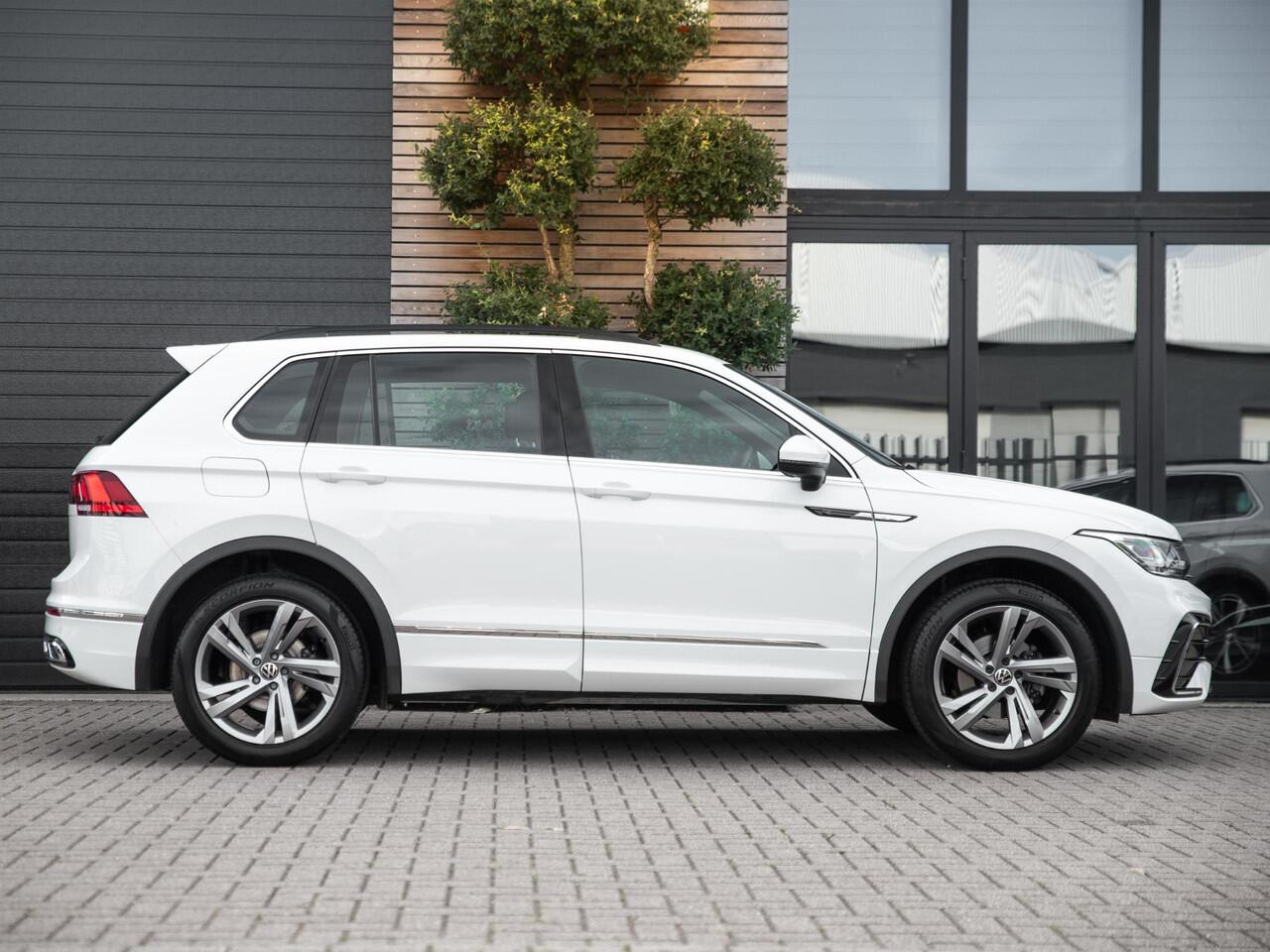 Volkswagen TIGUAN 1.5 TSI R-Line Business+ / Wegklapbare Trekhaak / IQ Light / 19" LMV / Achteruitrijcamera
