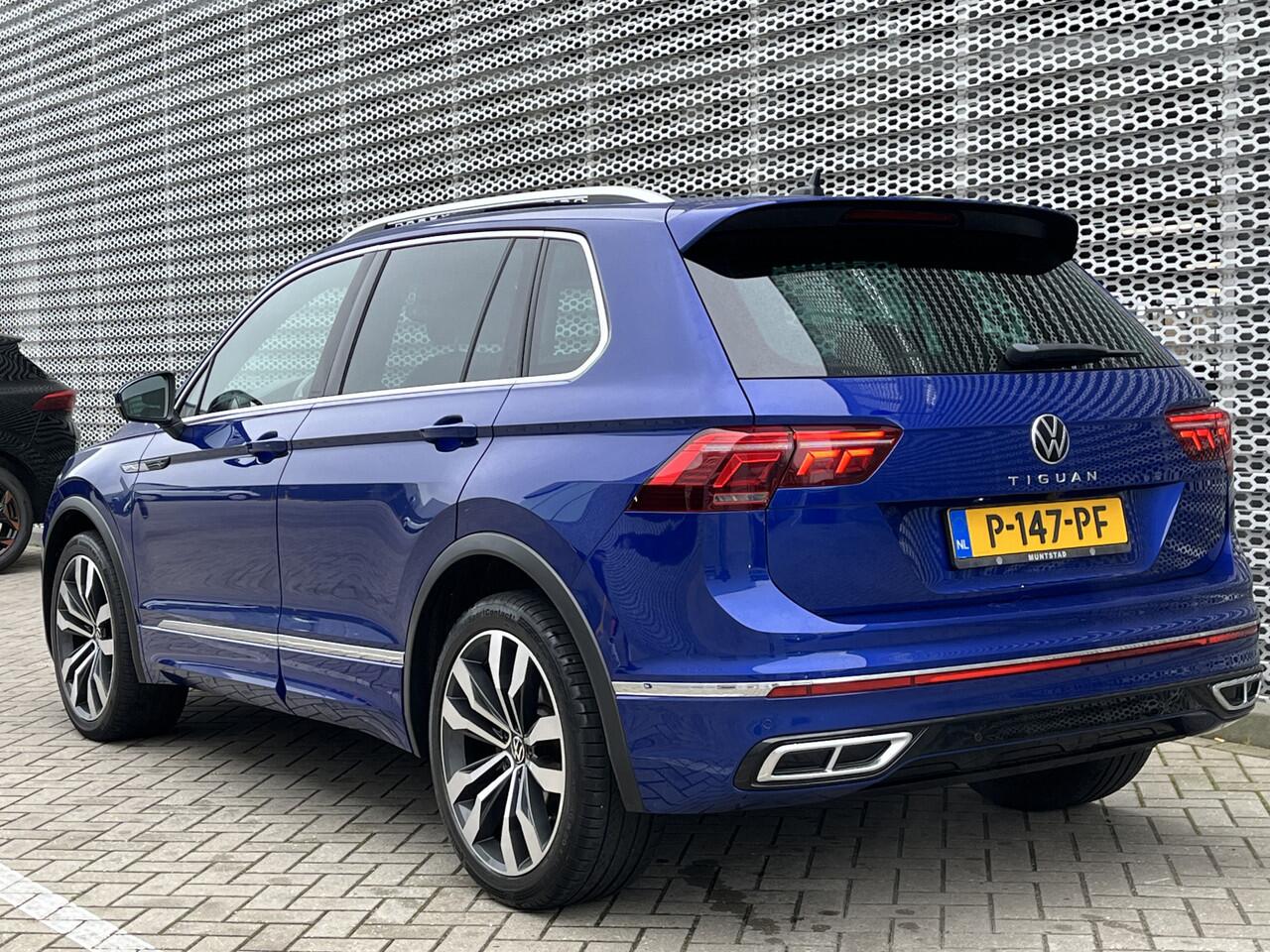 Volkswagen TIGUAN 1.5 TSI R-Line Business+ / Pano / Digitaal dashboard / Navigatie / App connect / Camera / Parkeersensoren V+A / lichtmaal 20 inch /