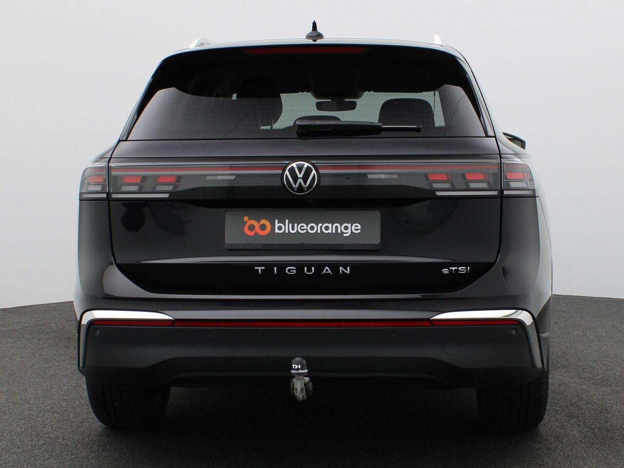 Volkswagen TIGUAN 1.5 eTSI Elegance 150PK Trekhaak, Matrix-Led, 18" Napoli, Navigatie, Adaptive Cruise Control, Elek. achterklep, Art Velours, Geluidsisolerende ramen