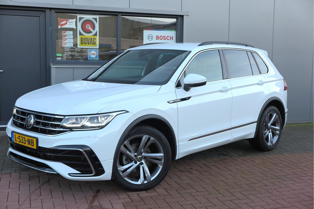 Volkswagen TIGUAN 1.5 TSI 150pk DSG 2xR-Line Virtual Cockpit , Trekhaak, Camera , Navi , DAB+ , Carplay , Led verlichting etc.
