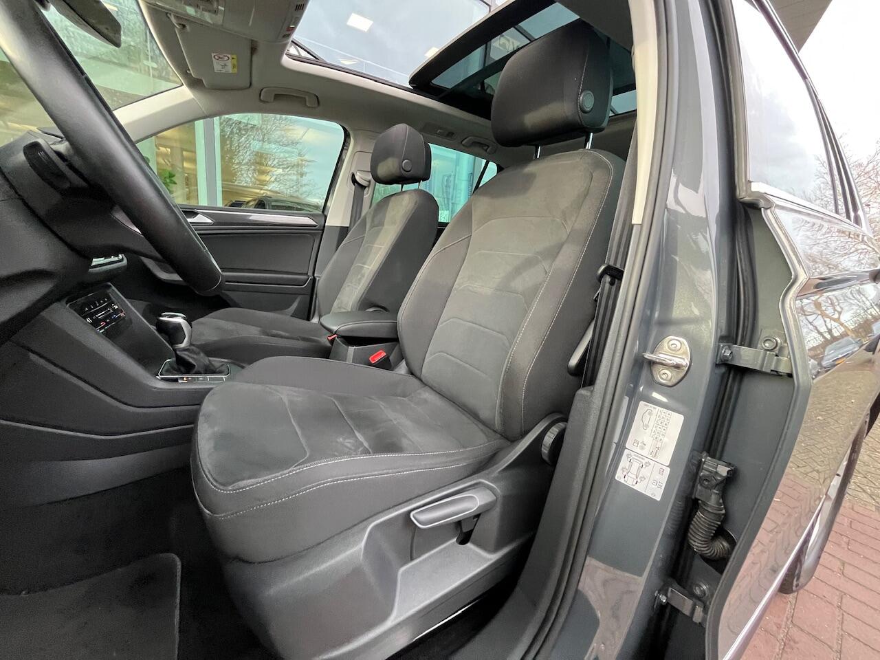 Volkswagen TIGUAN 1.4 TSI 245pk DSG eHybrid Elegance / Zwenkbare Trekhaak / Panoramadak / Elek Achterklep Met Virtual Pedal / LED Matrix / Camera / 18'' LMV / Navigatie / Carplay