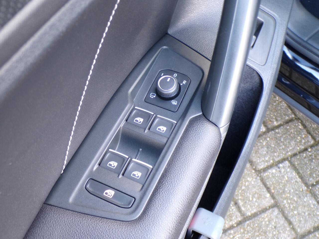 Volkswagen TIGUAN 1.5 TSI R-Line Business+, Automaat / Schuifdak / Carplay + Android Auto / Virtual Cockpit / Camera / 19' Velgen