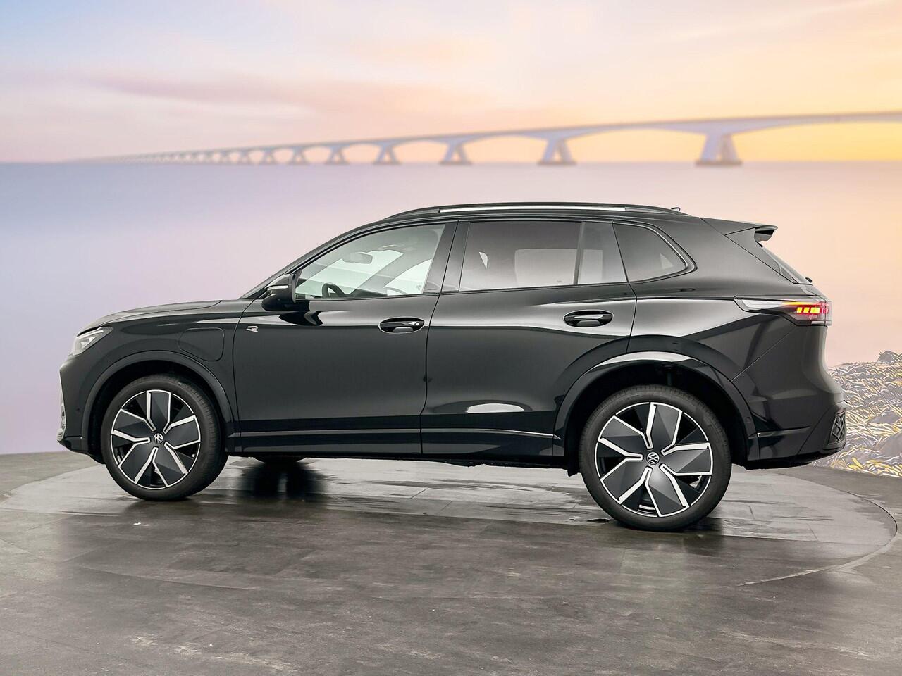 Volkswagen TIGUAN R-Line Edition Plug in Hybride 204 pk Black Style Pakket