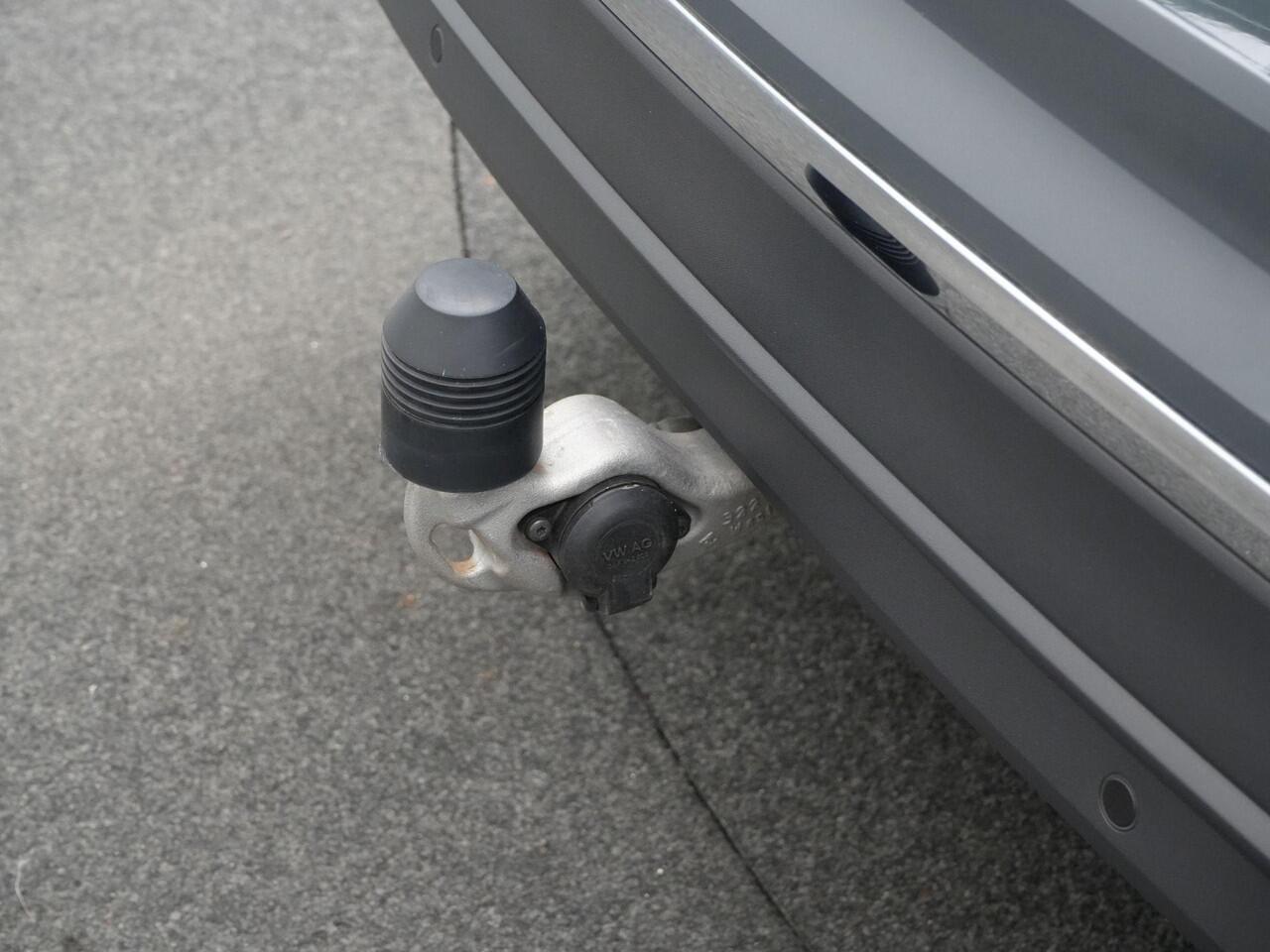 Volkswagen TIGUAN 1.5 TSI 131 pk Life | LED koplampen | Trekhaak | Achteruitrijcamera | Carplay | Keyless | 17 inch lichtmetalen