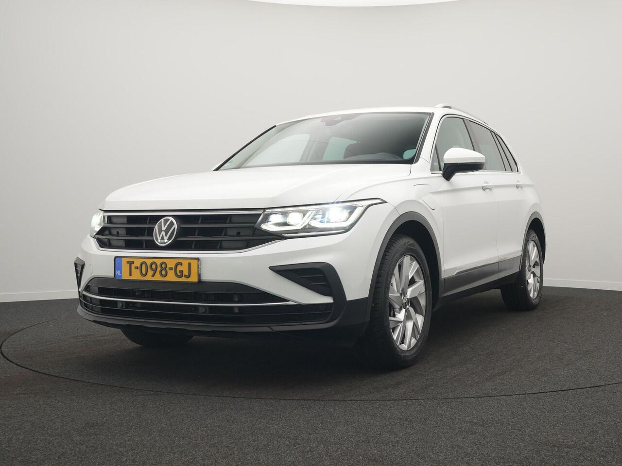 Volkswagen TIGUAN 1.4 TSI eHybrid Business+ - RIJKLAARPRIJS - Trekhaak - Stuur- en Stoelverwarming - Achteruitrijcamera