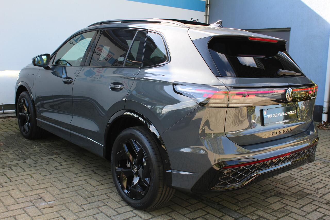 Volkswagen TIGUAN 1.5 eHybrid R-Line Edition | Direct Leverbaar !! | Panoramdak | | Head-Up Display | Massage stoelen | 360 Camera | 272 PK | Massage Stoelen | IQ.Lights | Elektrische Kofferklep | Stoel/Stuur Verwarming | Draadloze Telefoonlader | Virtual Cockpit | Adaptiv
