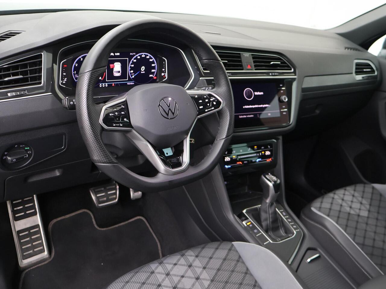 Volkswagen TIGUAN 1.5 TSI R-Line | 150 PK | Matrix LED koplampen | Navigatiesysteem | Adaptive cruise control |