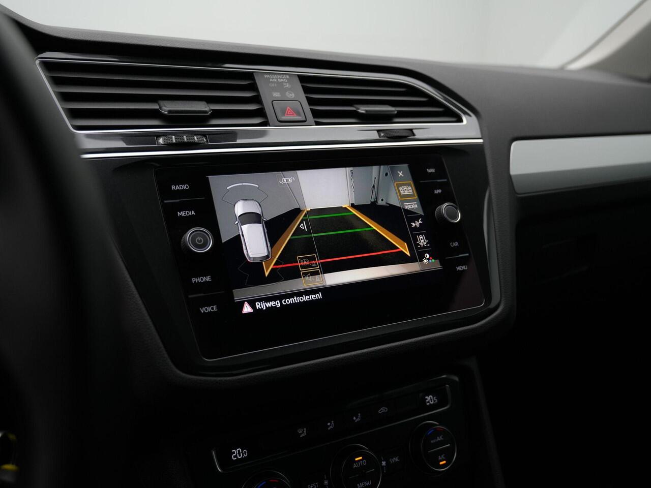 Volkswagen TIGUAN 1.5 TSI 150 pk DSG ACT Comfortline | Trekhaak | Achteruitrijcamera | Navigatie | Adaptive Cruise