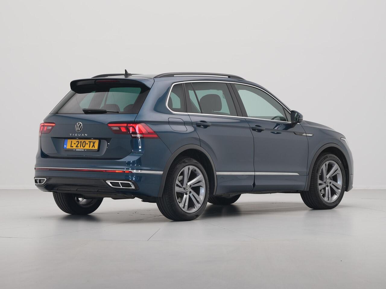 Volkswagen TIGUAN 1.5 TSI 150pk DSG R-Line Navigatie Wegkl. trekhaak Acc Elek. kofferklep 276