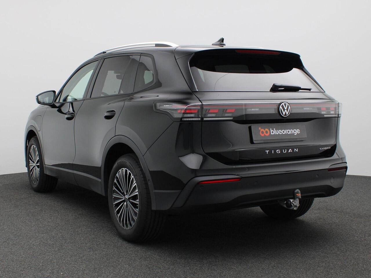 Volkswagen TIGUAN 1.5 eHybrid Life Edition 204PK DSG Trekhaak, 18" LM Velgen, Keyless, Achteruitrijcamera, Side Assist, Navi via Apple Carplay/Android Auto, Adaptieve Cruise Control, Stoel-Stuurverwarming, Elektr. Achterklep