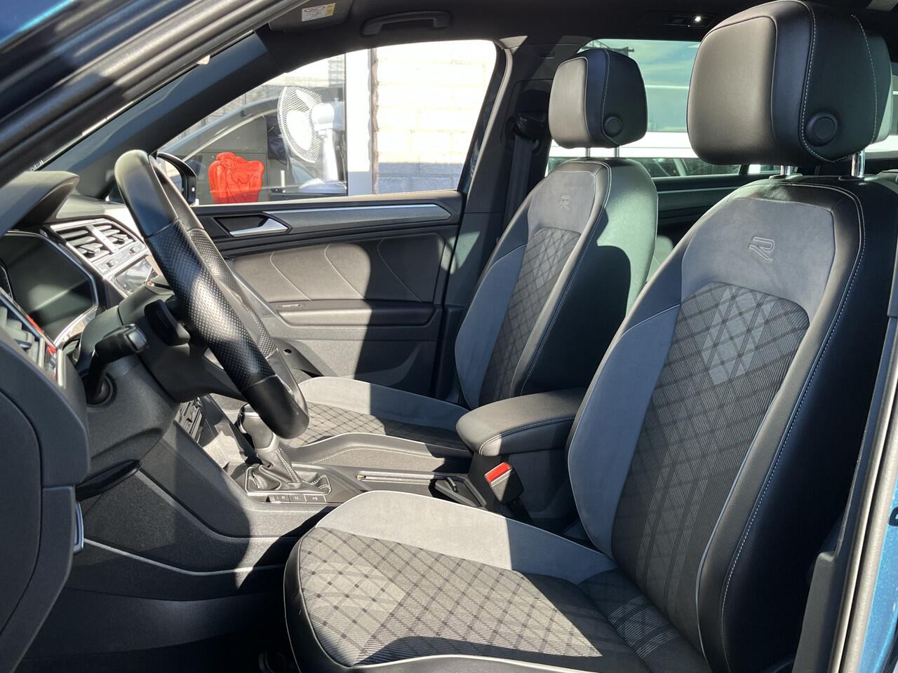 Volkswagen TIGUAN 1.4 TSI eHybrid R-Line Business+ / AUTOMAAT/ 2X R-LINE/ 245 PK/ TREKHAAK/ PANO/ DAB/ CAMERA/ PARK. SENSOREN/ LED/ STUUR+STOEL VERWARM./ ACC/ DCC/ ELEK.KLEP/ APP-CONNECT/ KEYLESS/ NAVI/ CLIMA/ ISOFIX/ 20" LMV