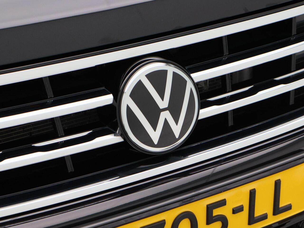 Volkswagen TIGUAN 1.4 TSi 145 Pk eHybrid R-Line Business Automaat | Trekhaak | LED | Stoel en Stuur Verwarming | Adaptive Cruise | Carplay | Navigatiesysteem | Parkeersensoren | Camera | Elektrische Achterklep | 20 Inch | 30.380 Km!!