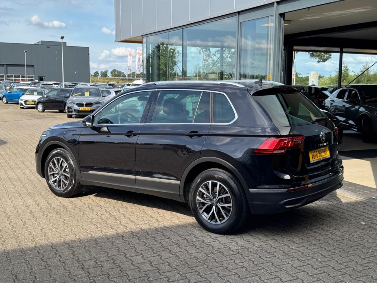 Volkswagen TIGUAN 1.4 TSI e-Hybrid Business - adaptive cruise - winterpack - camera