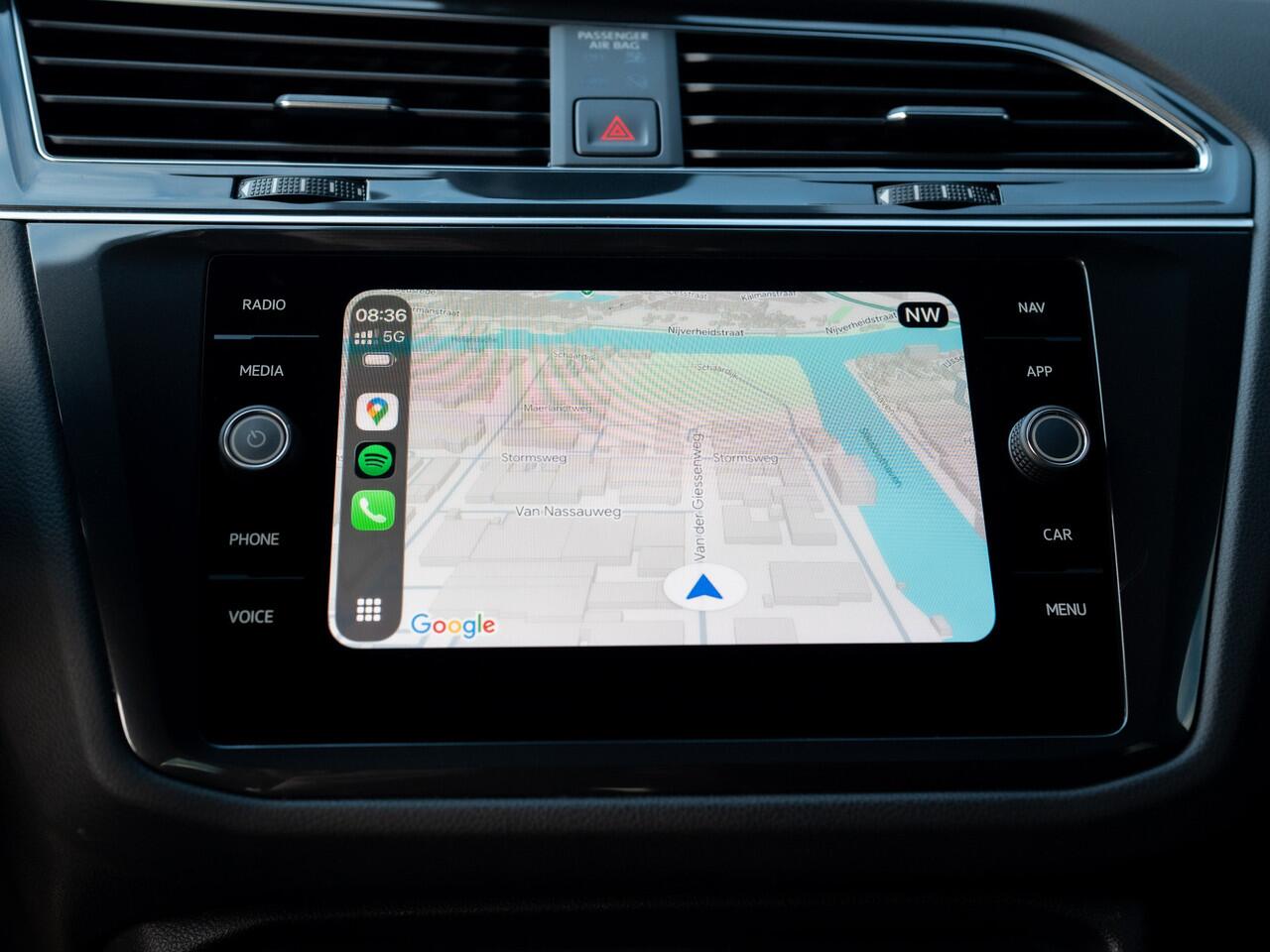 Volkswagen TIGUAN 1.5 TSI R-Line Business+ | Side Assist | Keyless | 20'' | Camera | Elk. A-klep | IQ Light | Prijs Rijklaar!!