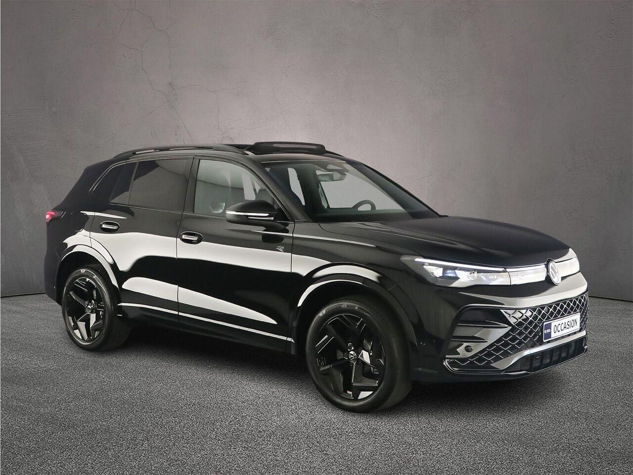 Volkswagen TIGUAN R-Line Edition 1.5 TSI eHybrid 272pk DSG Automaat Trekhaak, Black Style, Panoramadak, Adaptive cruise control, LED koplampen, Achteruitrijcamera